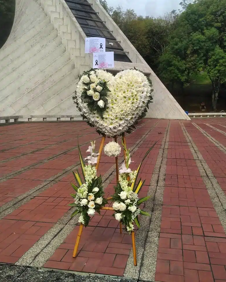 Ramos Fúnebres y Coronas Fúnebres en Medellín 24 Horas